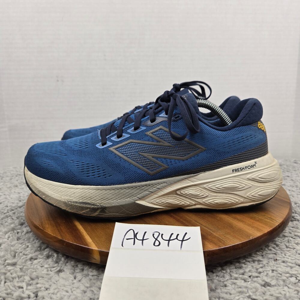 New Balance Men 9.5D Fresh Foam X 880v15 Sea Stone Navy Gym Running Shoe M880I15